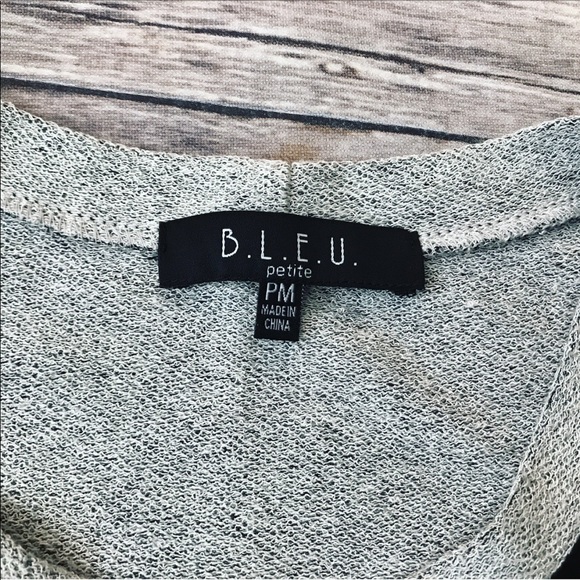 💗Gorgeous B.L.E.U sequined blouse💗 - Picture 6 of 7